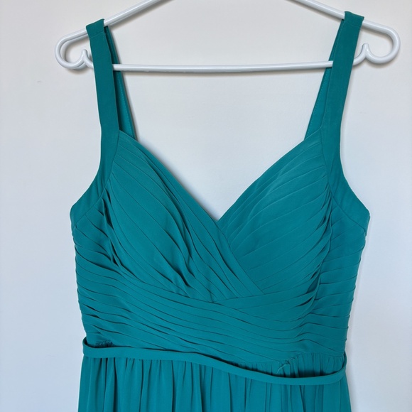 Azazie Chanel in the colour Jade (discontinued colour - size A8) - Picture 2 of 7